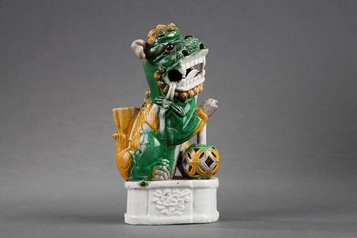 Fo dog biscuit "famille verte"  ears move - Kangxi period